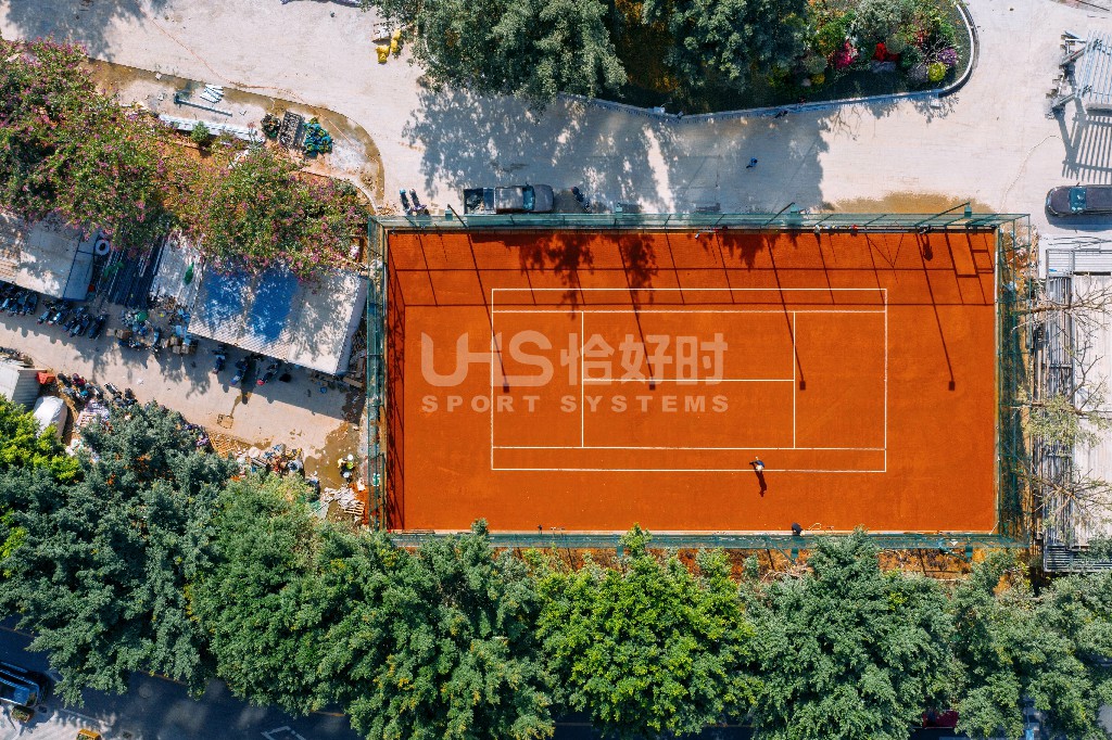 福建福州西滨泳场红土网球场